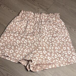 entro Pink and White Leopard Print High Waist Shorts